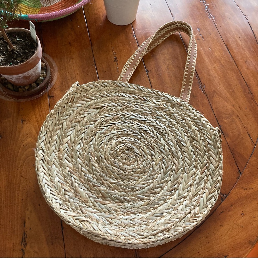 NWOT Universal Thread Natural Straw Woven Bag